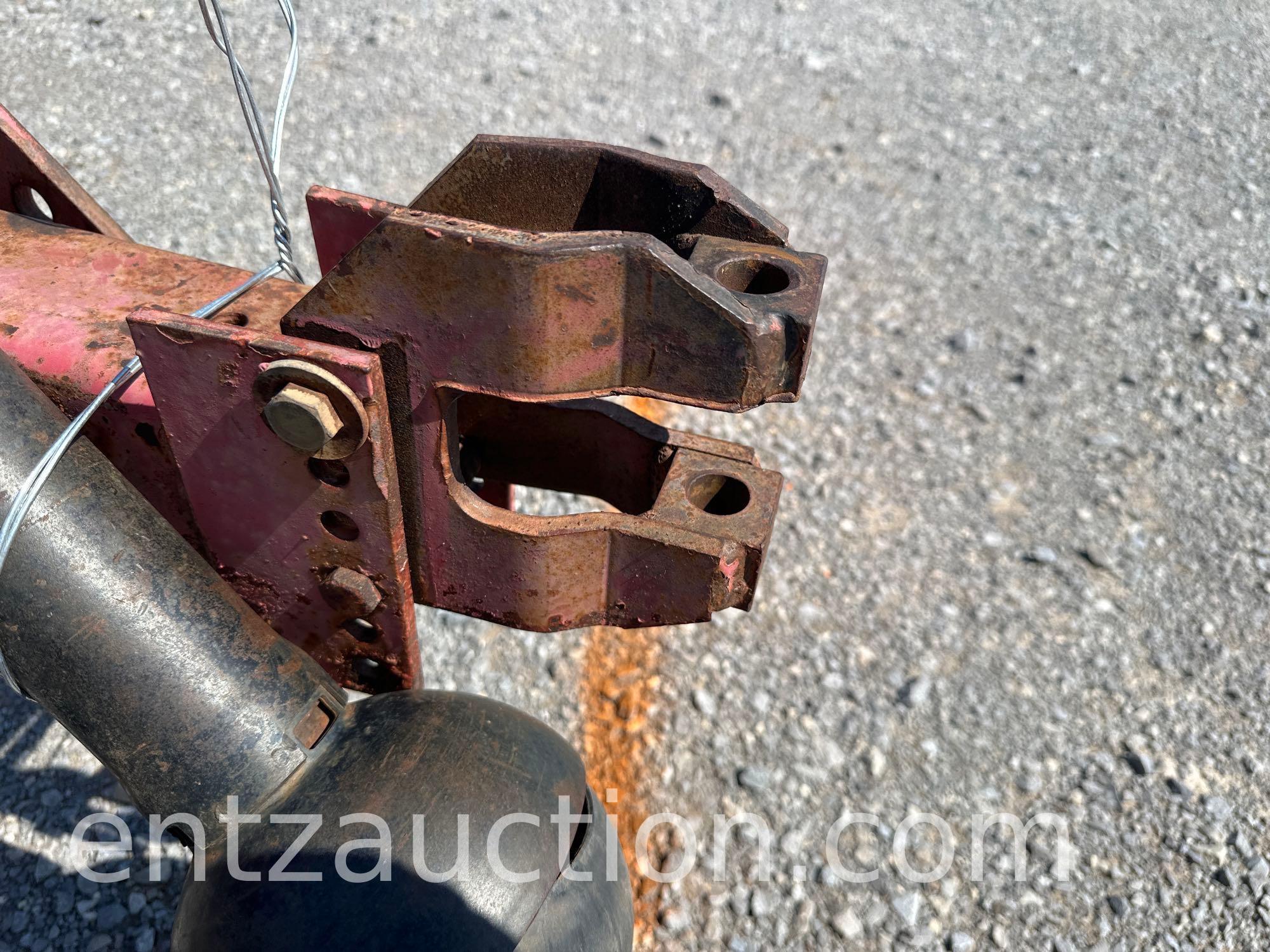 MF 126 WIRE TIE SQUARE BALER, 540 PTO, SHEDDED,