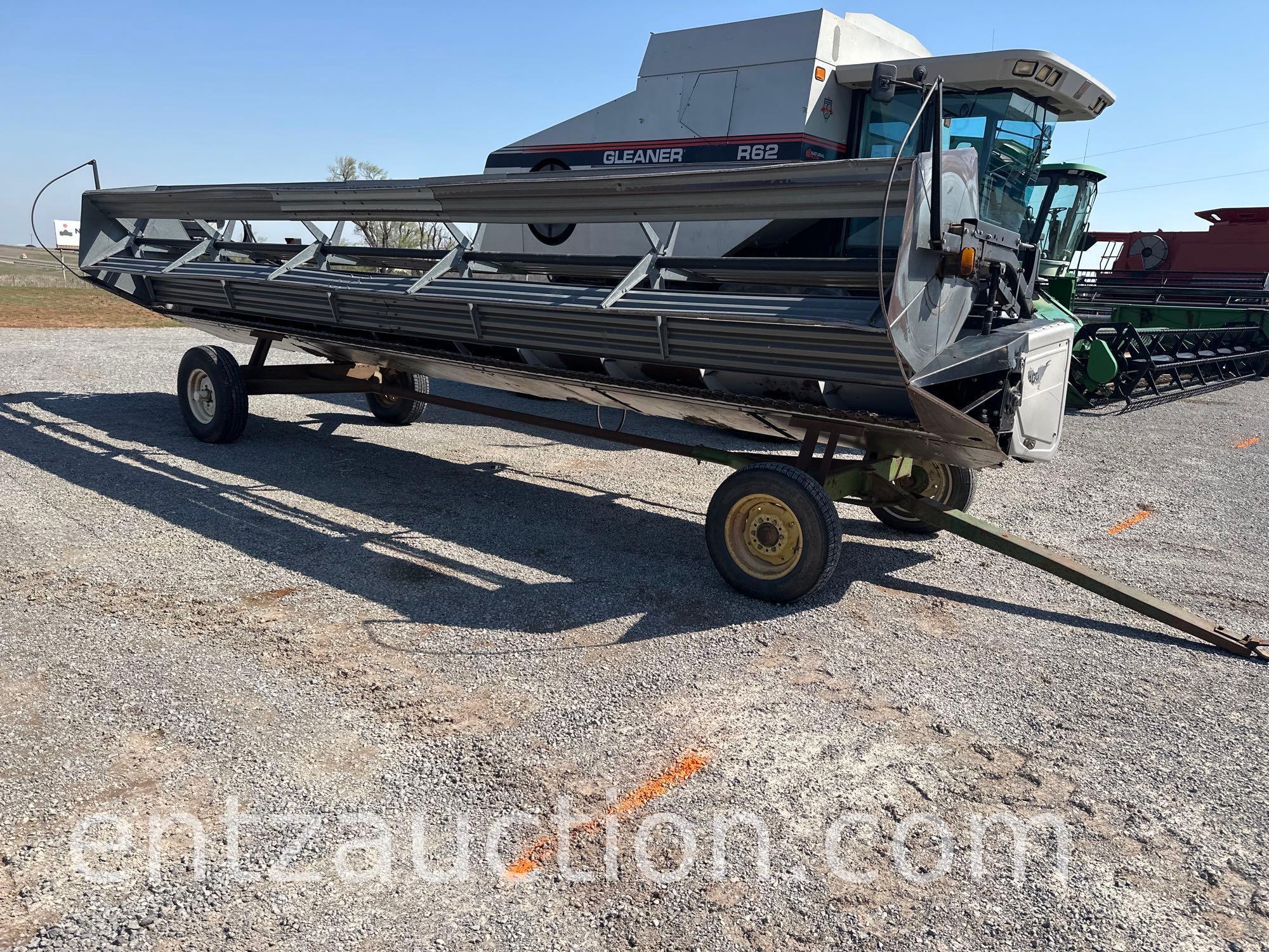 1998 GLEANER R62 COMBINE, CHOPPER, GLEANER