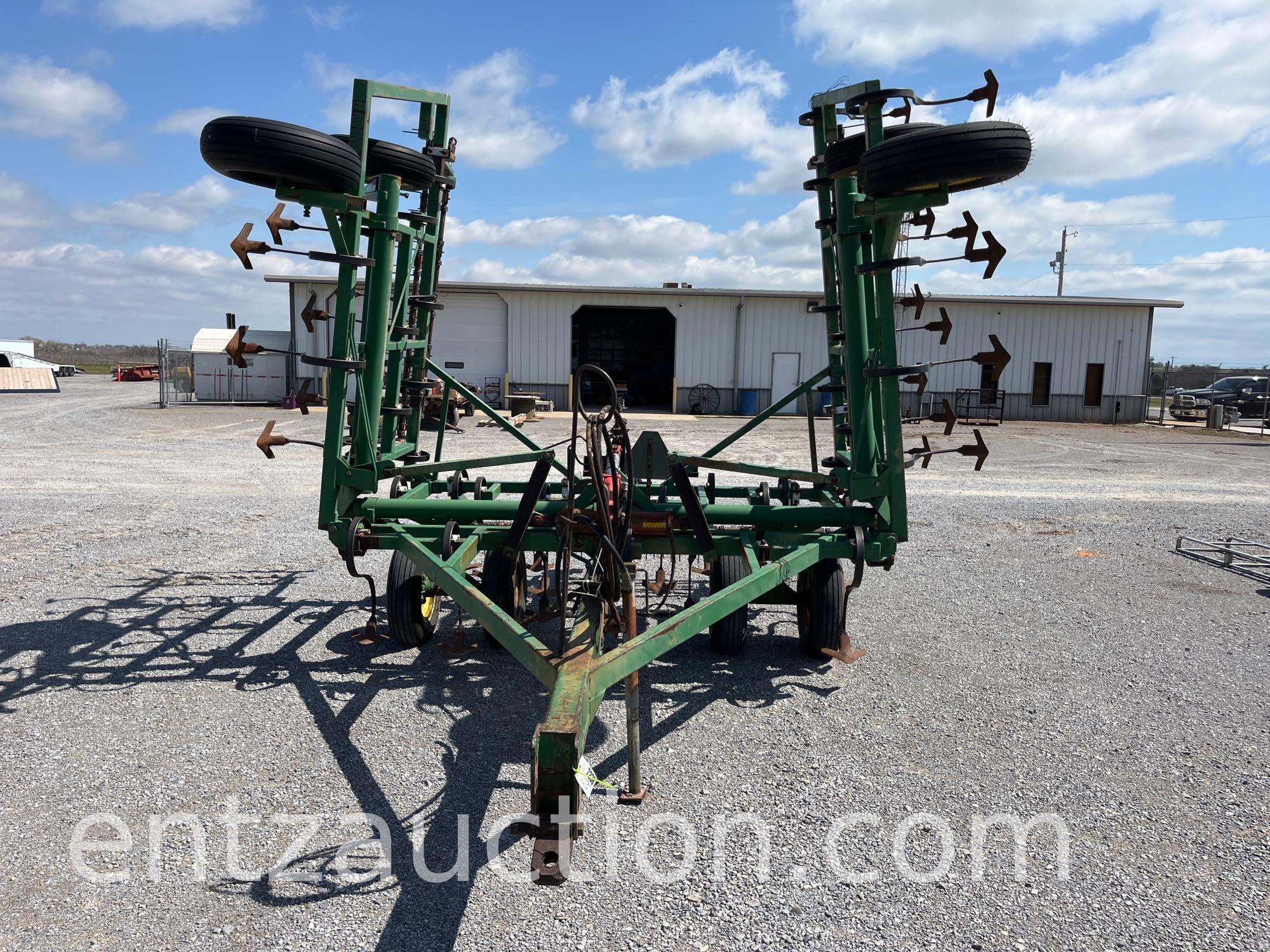 JAVORSKY 25' FIELD CULTIVATOR, 9" SWEEPS,