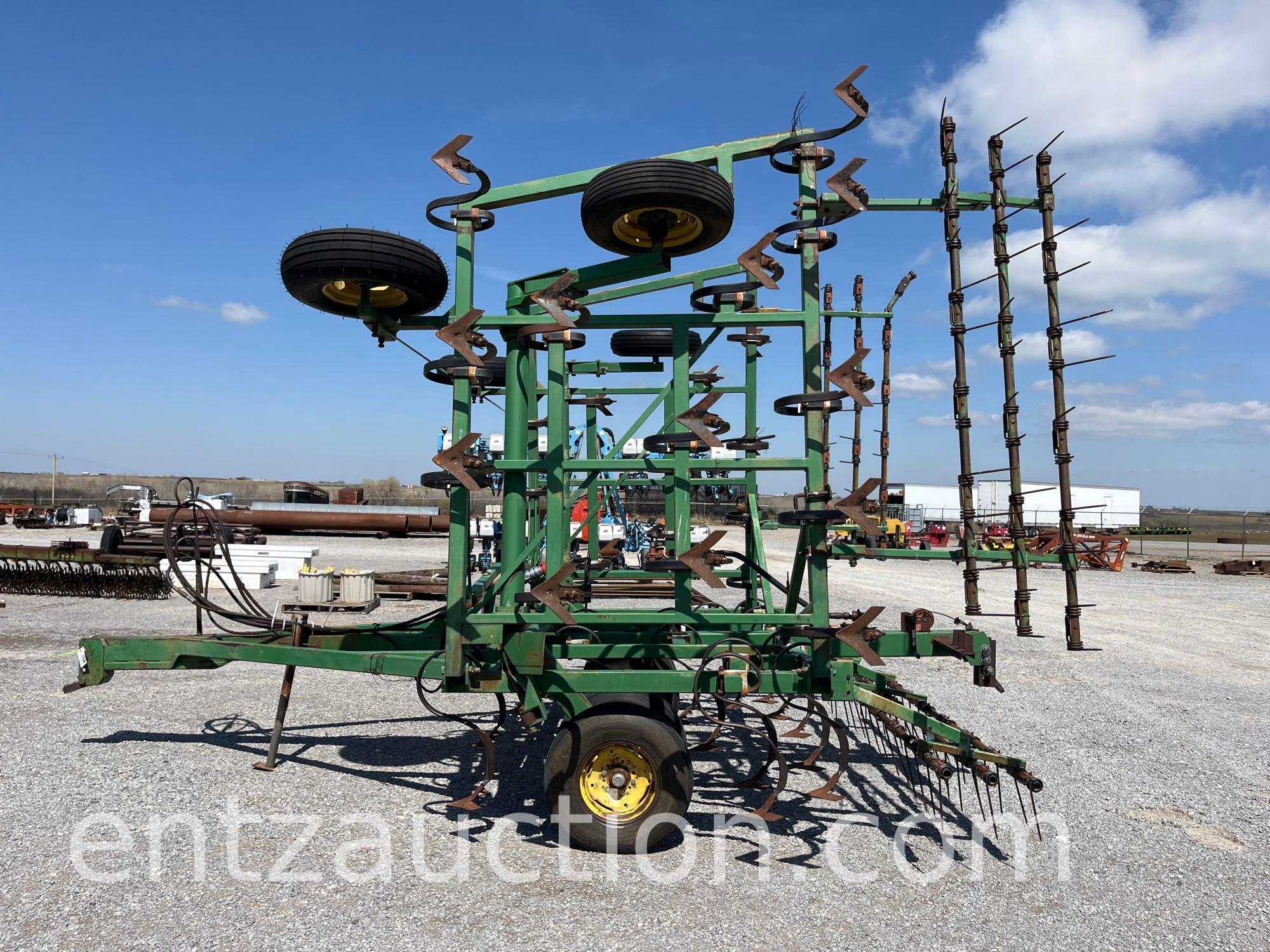 JAVORSKY 25' FIELD CULTIVATOR, 9" SWEEPS,