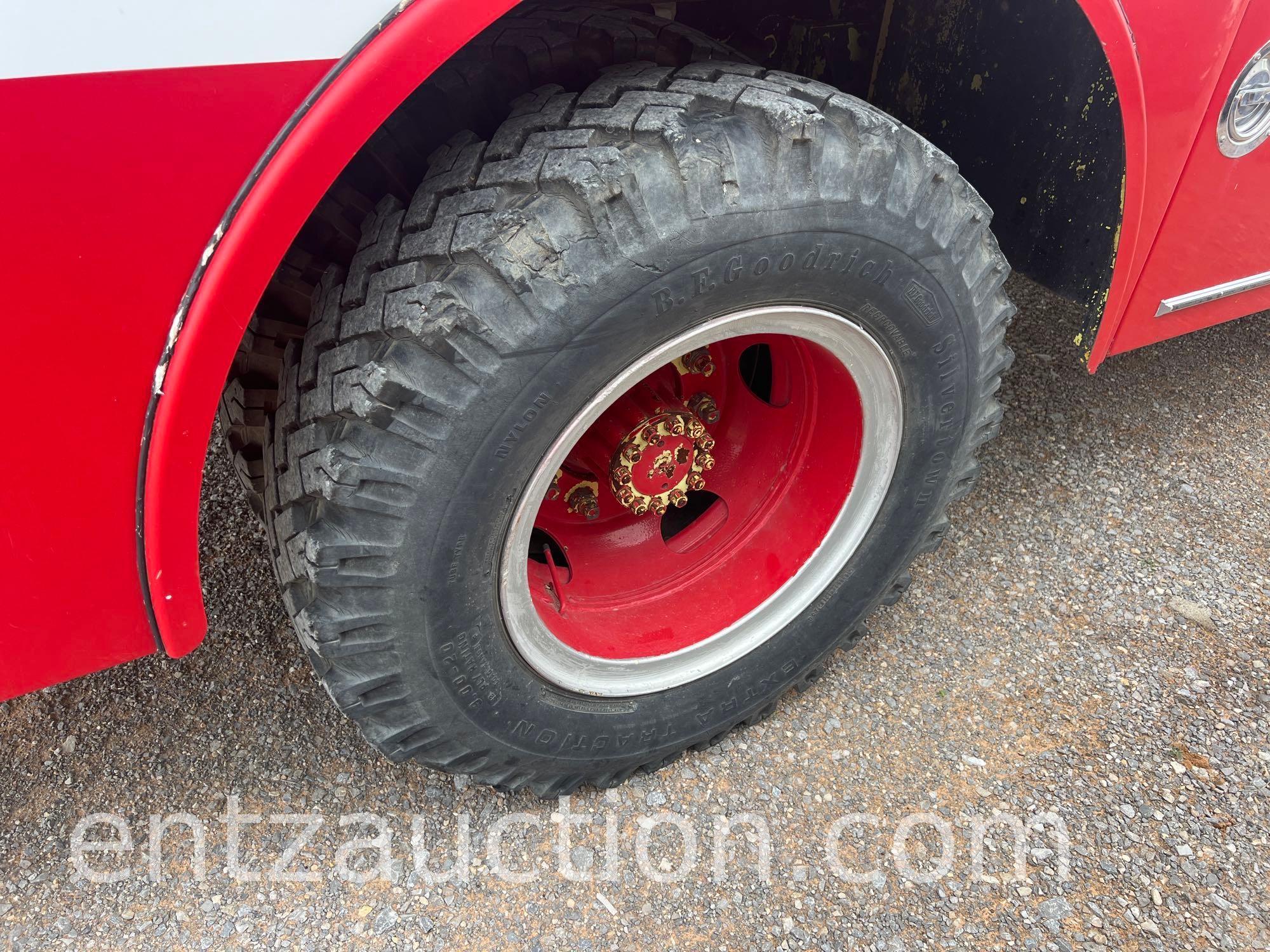 1981 FORD F700 FIRE ENGINE, V8, PROPANE, 5 SPEED