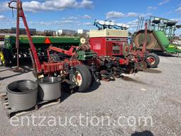 IH 800 PLANTER, 8R30, 3PT