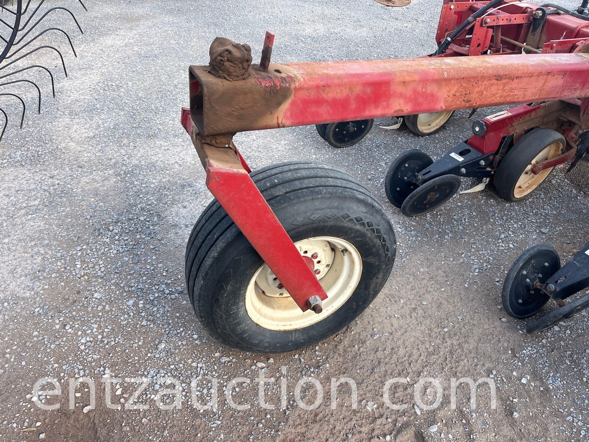 IH 800 PLANTER, 8R30, 3PT