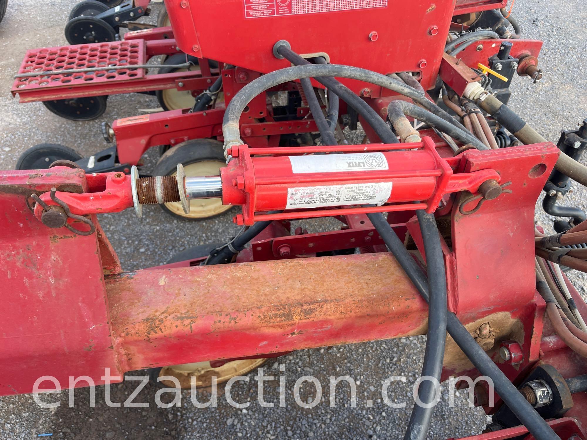 IH 800 PLANTER, 8R30, 3PT