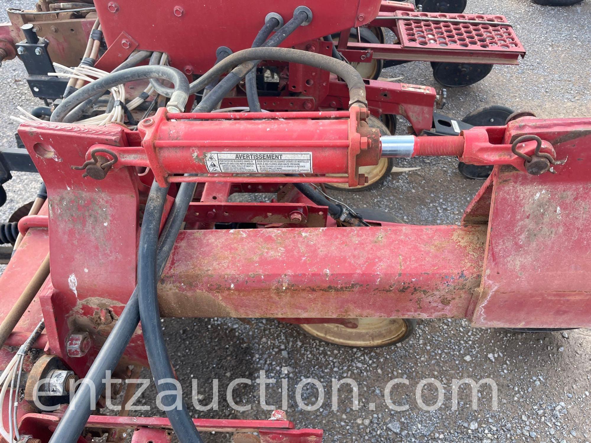 IH 800 PLANTER, 8R30, 3PT