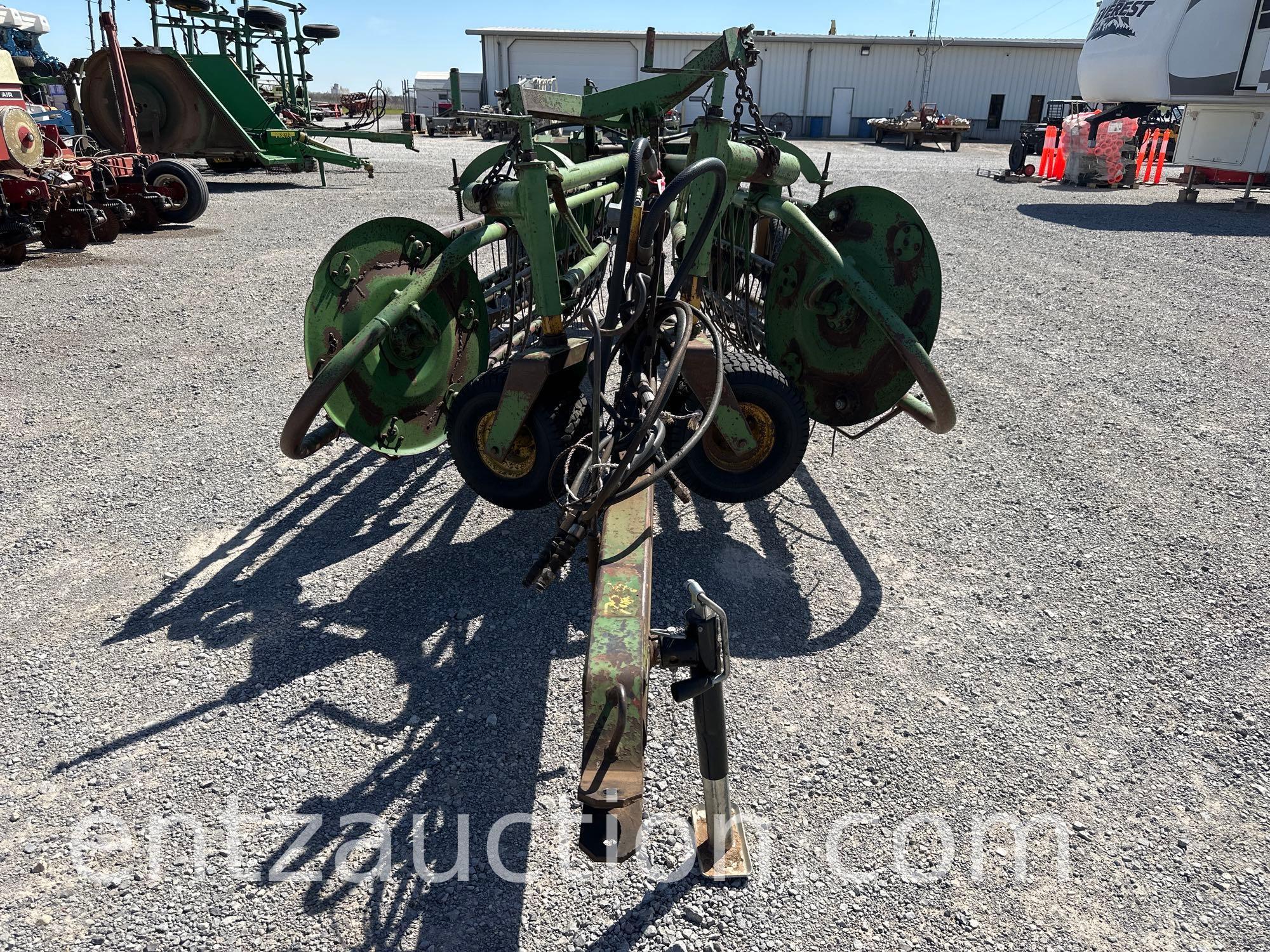 JD 700 HAY RAKE, HYD.