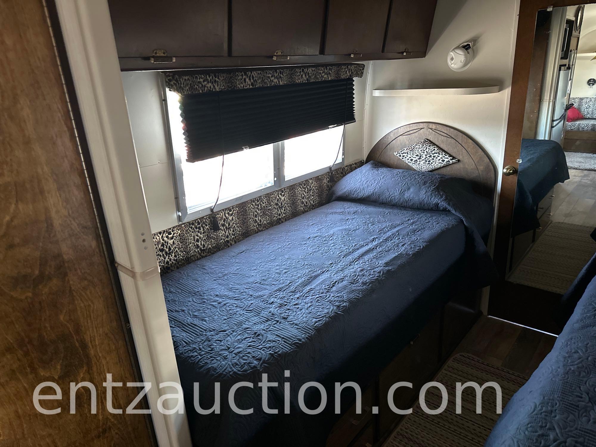 1967 AVION T-28 TRAVELCADER, SLEEPS 4, TA, BP,