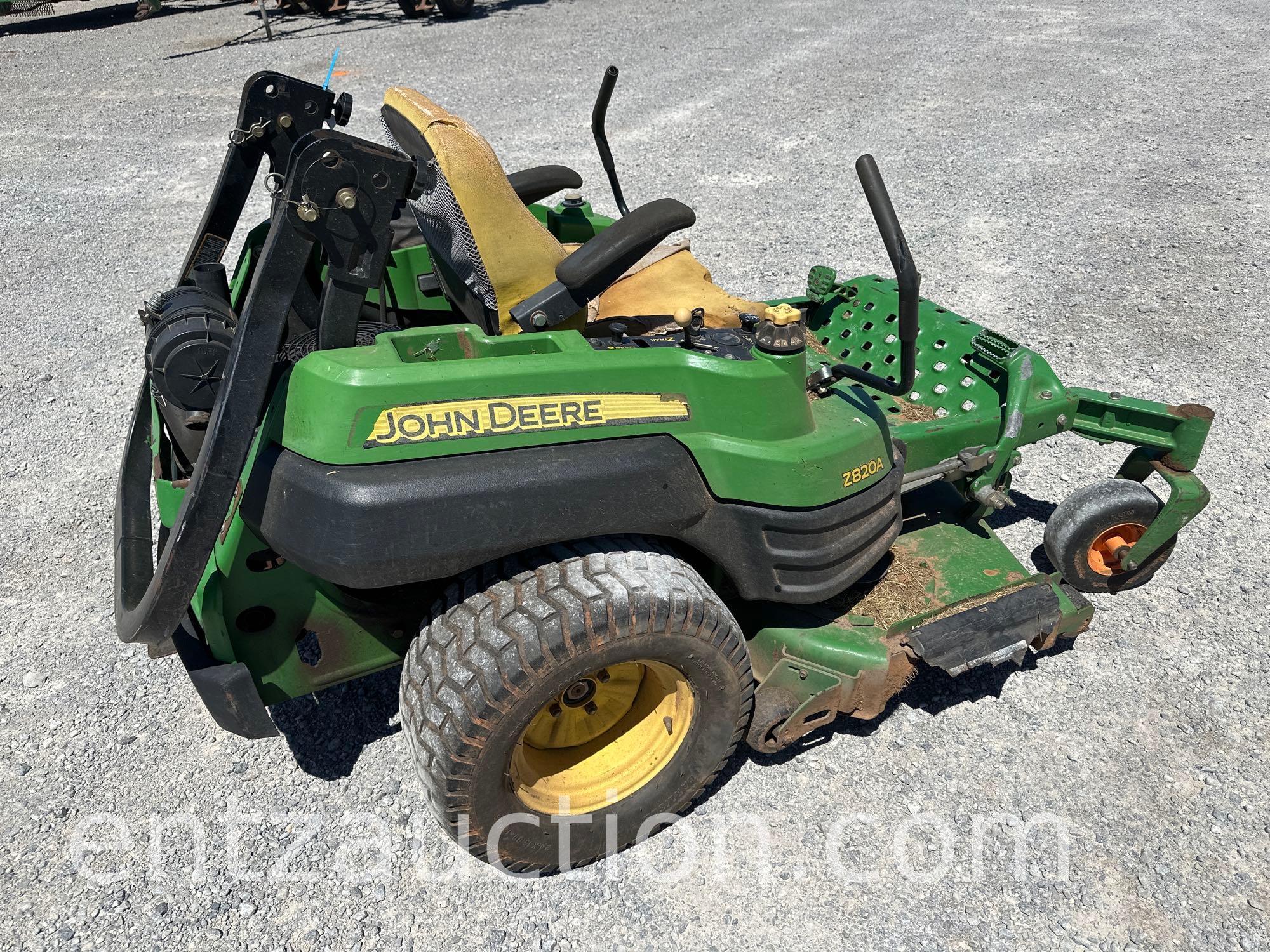 JD Z820A Z TRACK PRO MOWER, ZERO TURN, 54" DECK,