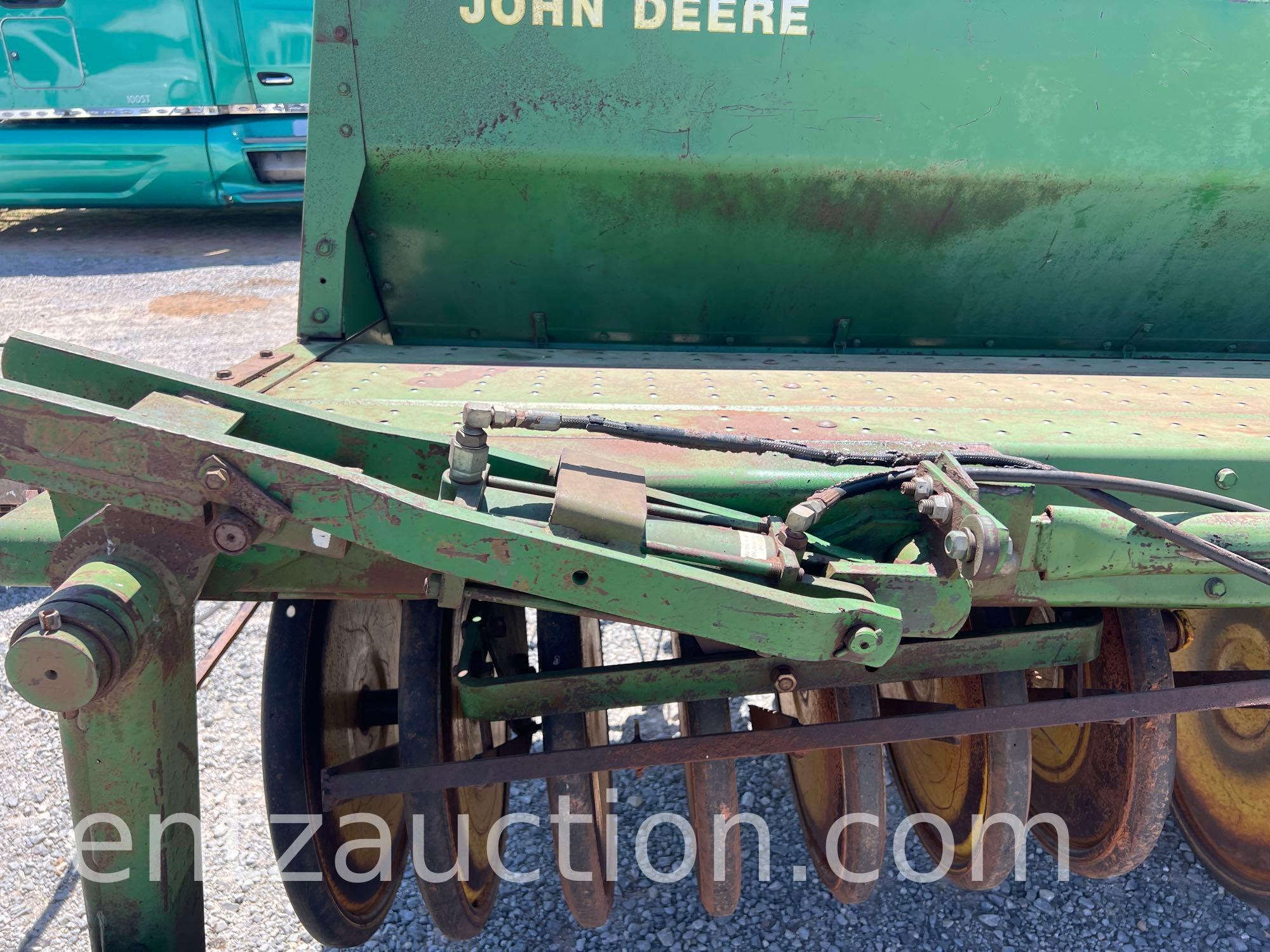 JD 9350 GRAIN DRILL, 30', 3 SECTION, 7" SPACING,