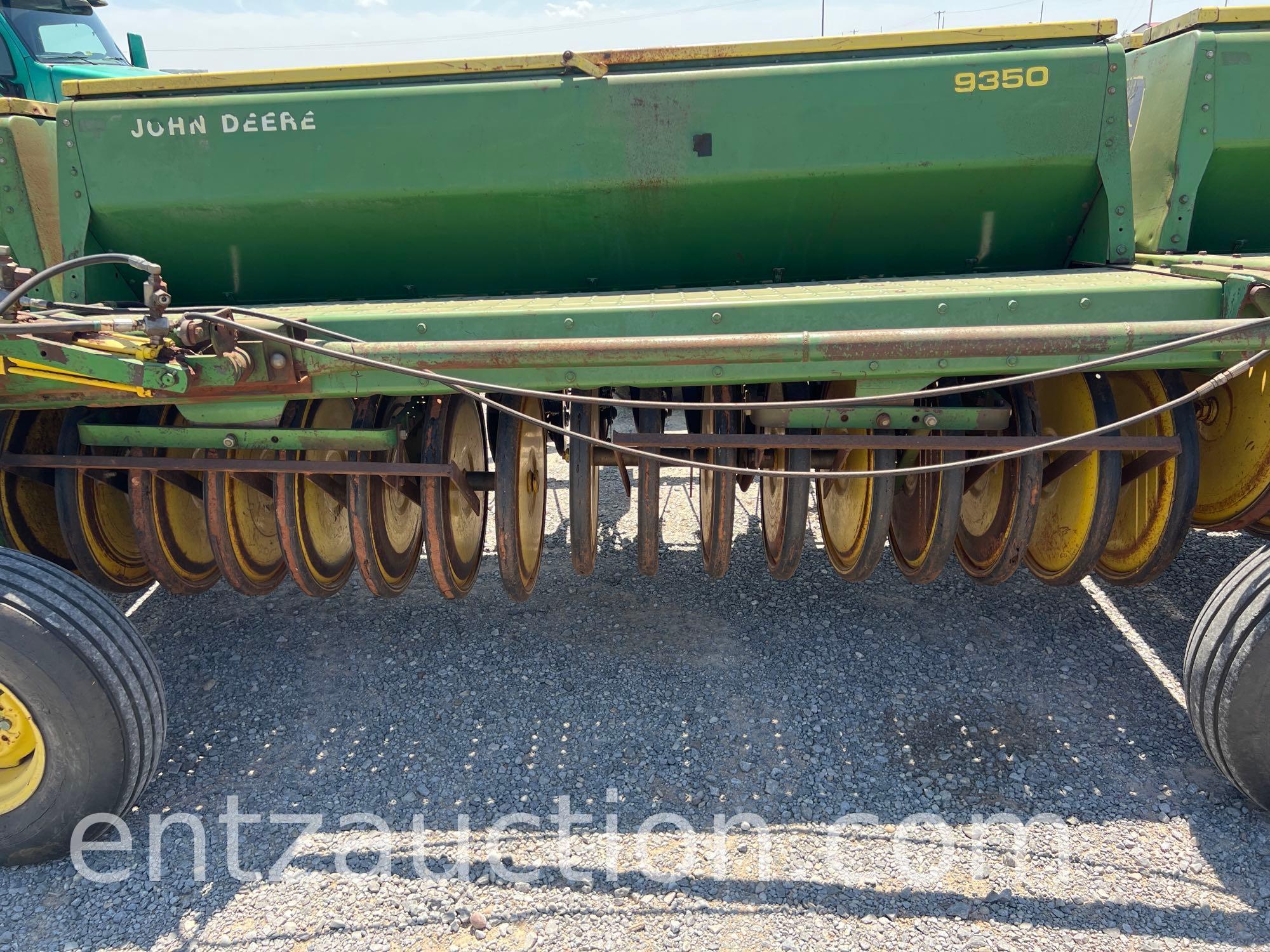 JD 9350 GRAIN DRILL, 30', 3 SECTION, 7" SPACING,