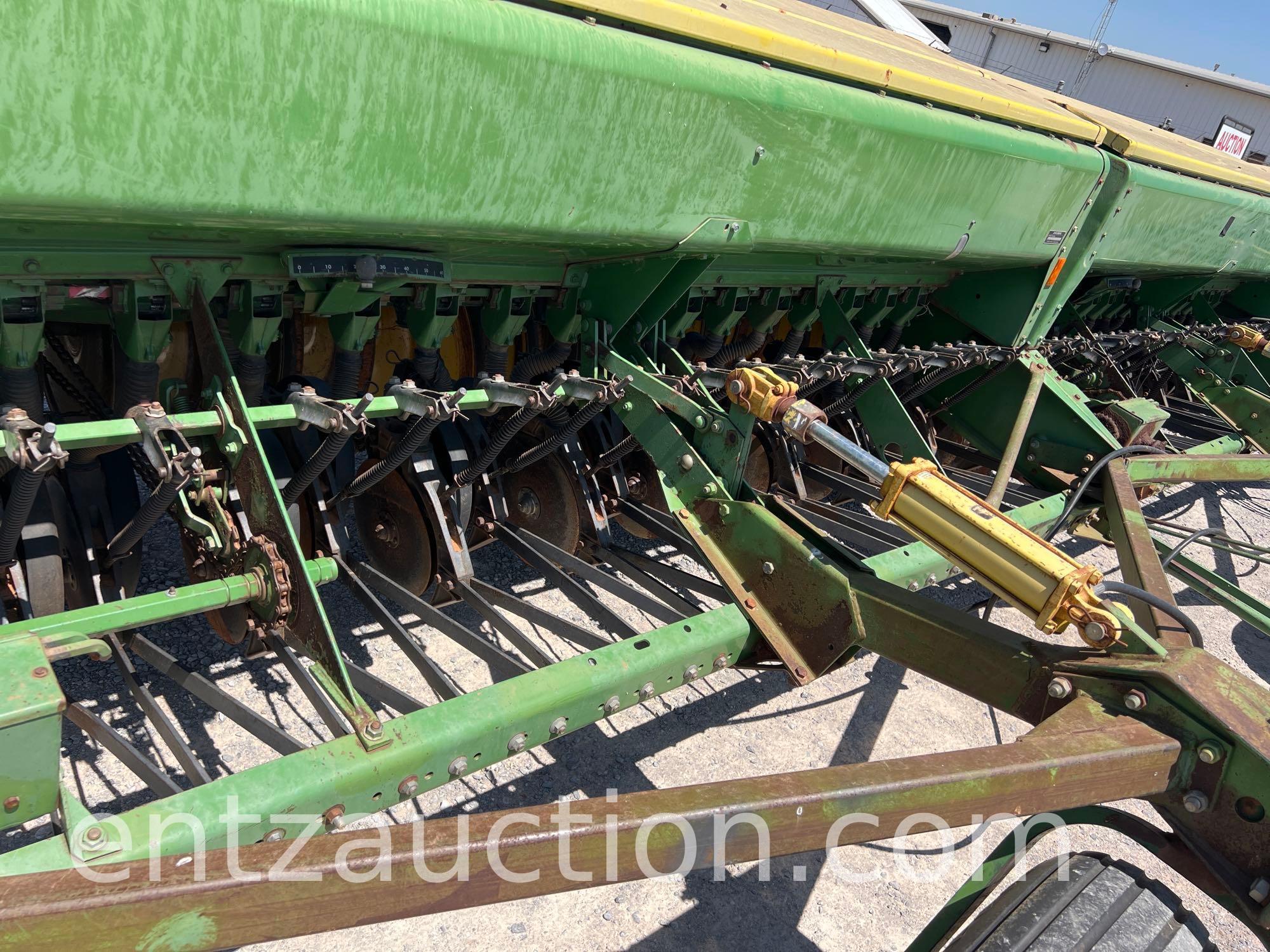 JD 9350 GRAIN DRILL, 30', 3 SECTION, 7" SPACING,