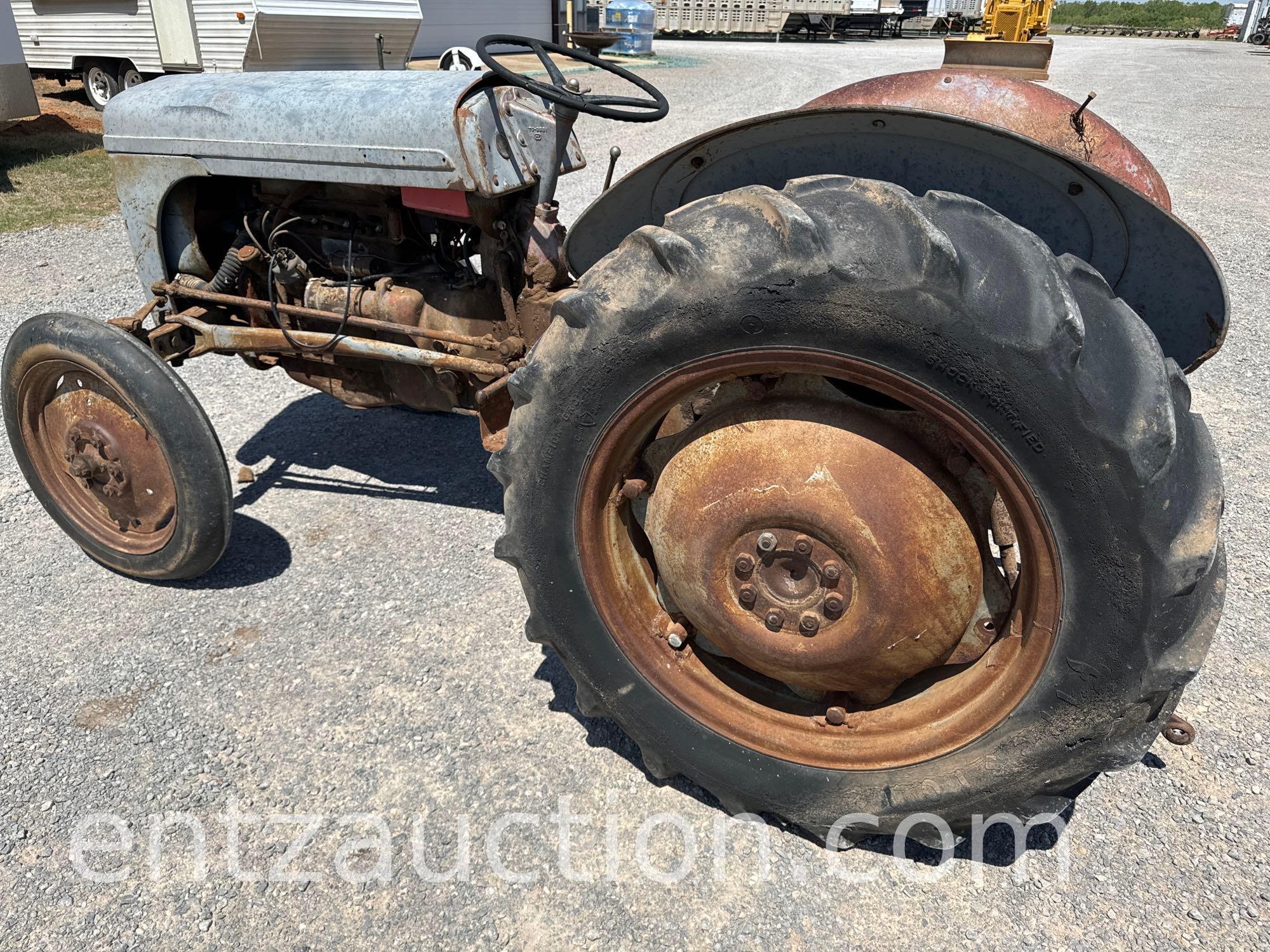 1949 FERGUSON TO-20 TRACTOR, GAS, 3PT, PTO