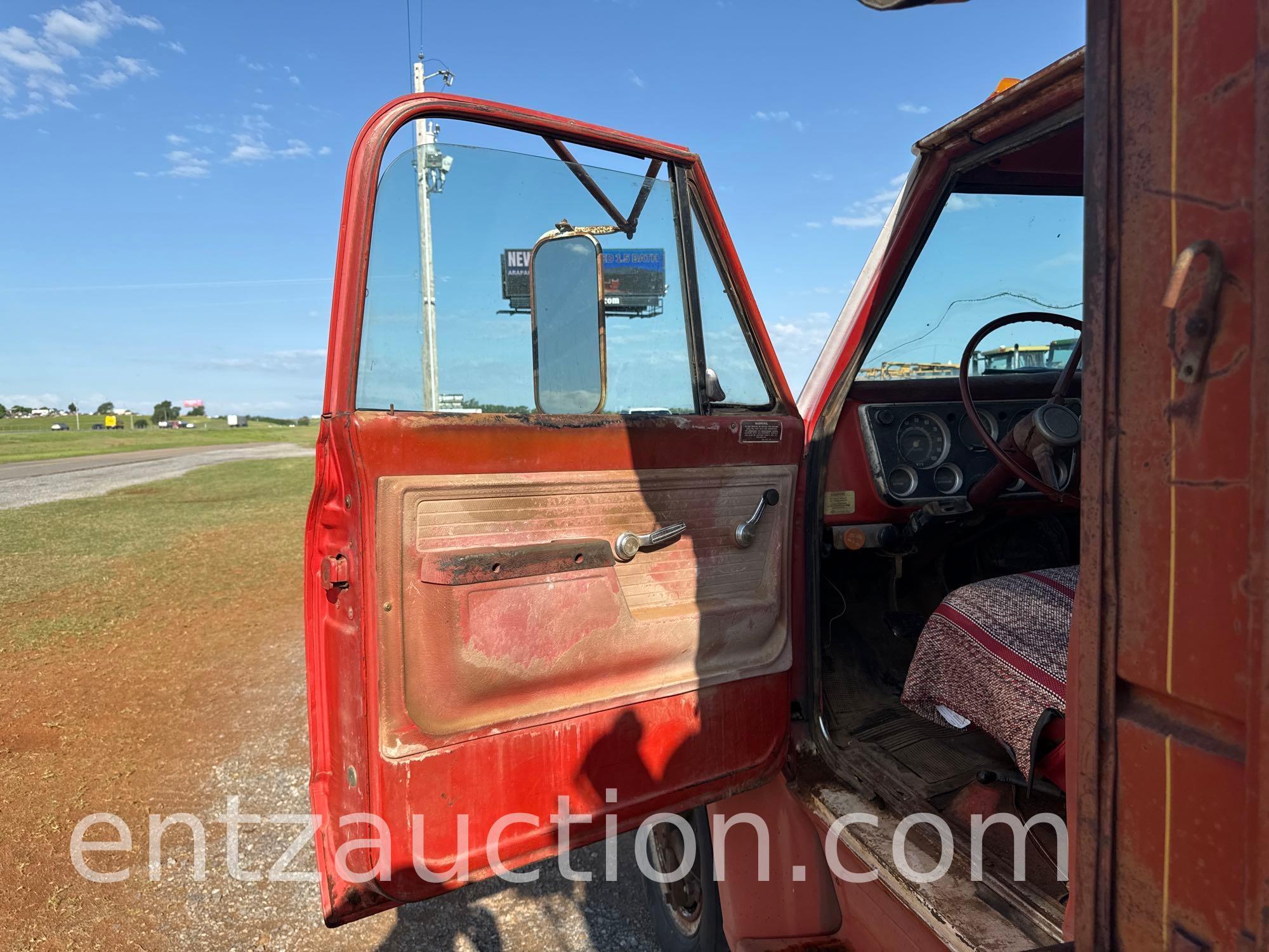 1972 CHEVY C60, V-8-366, 5/2 SPEED,