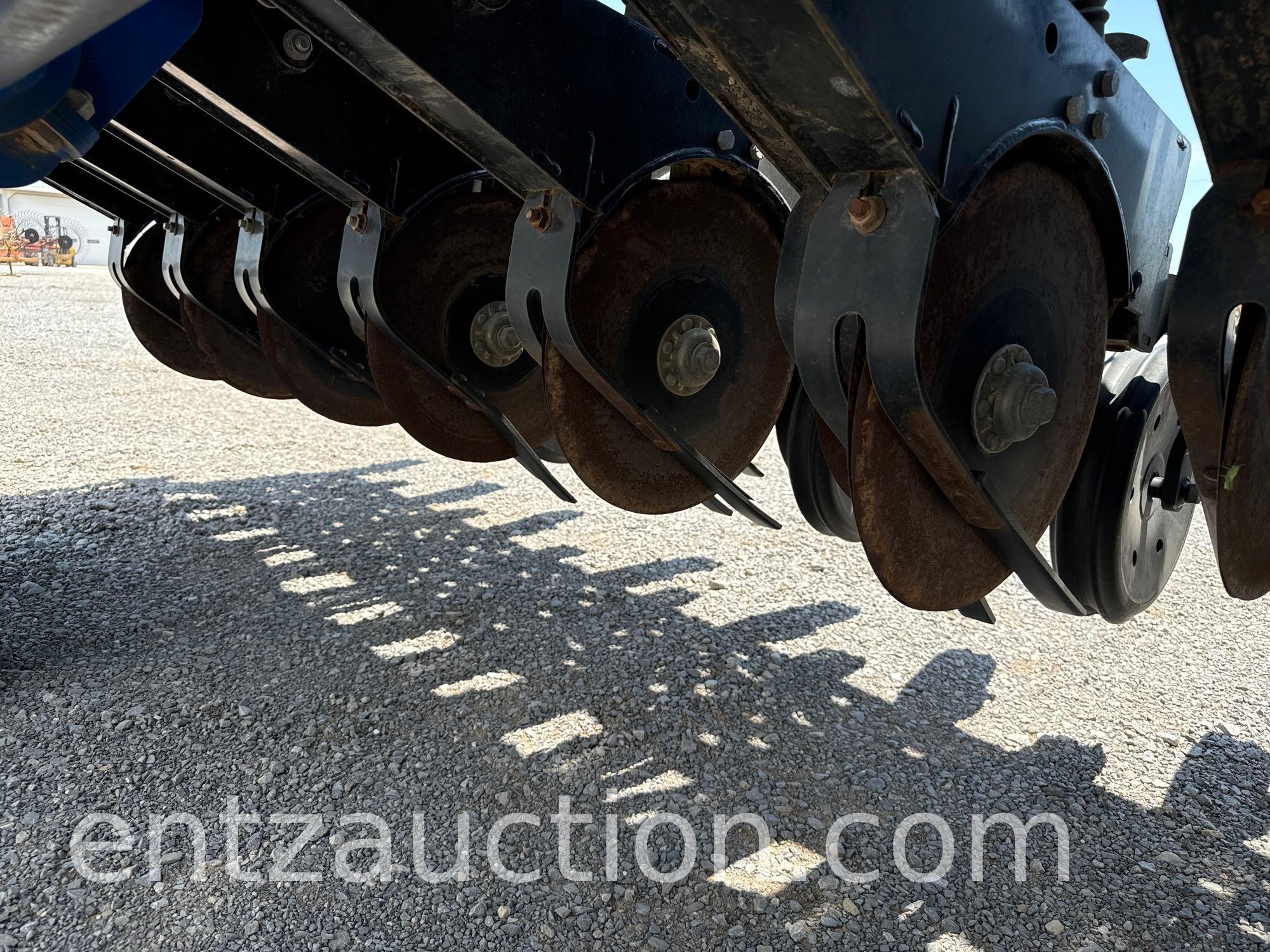 LANDOLL 5211 NO-TILL DRILL, FERTILIZER,