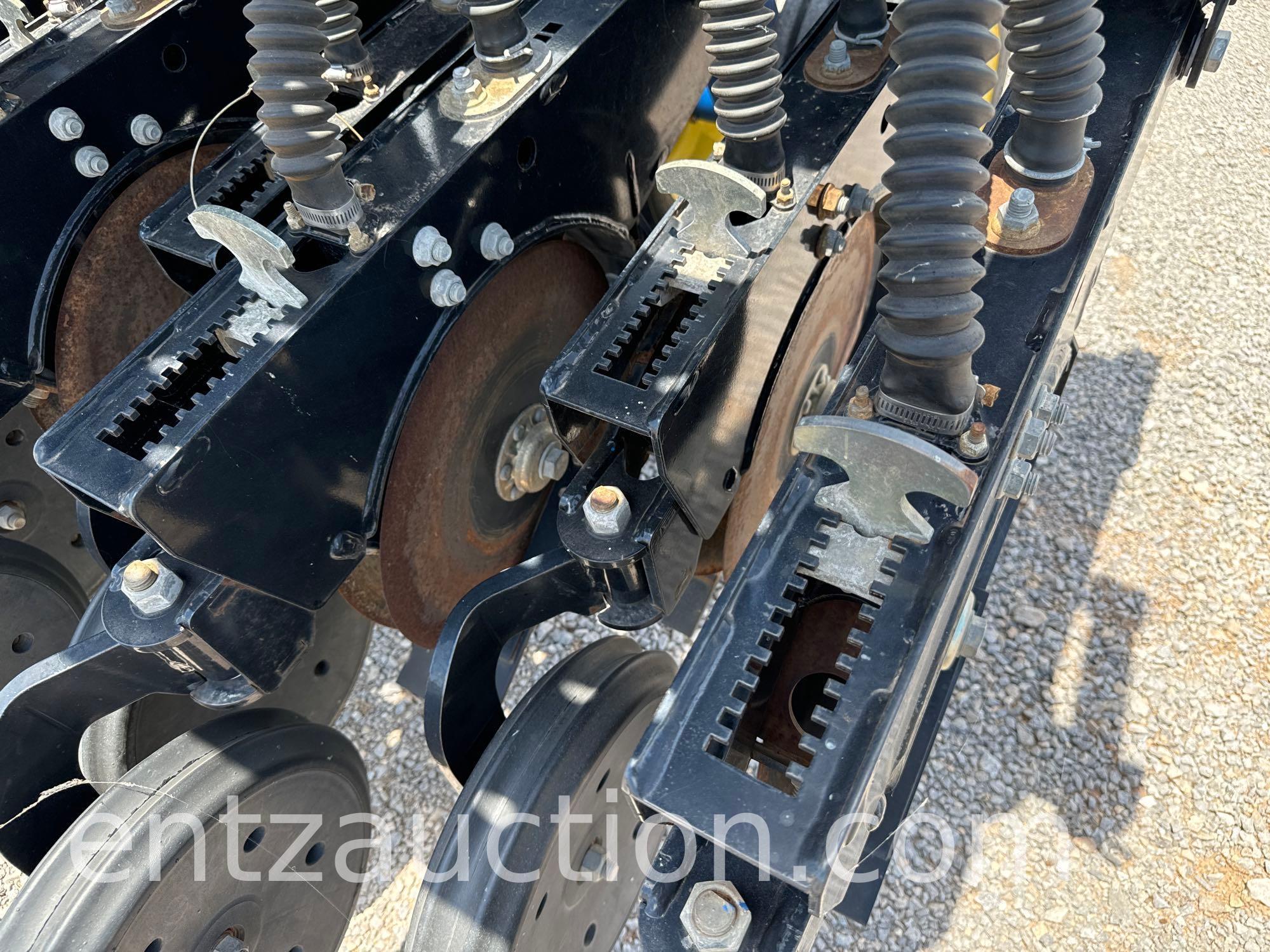 LANDOLL 5211 NO-TILL DRILL, FERTILIZER,