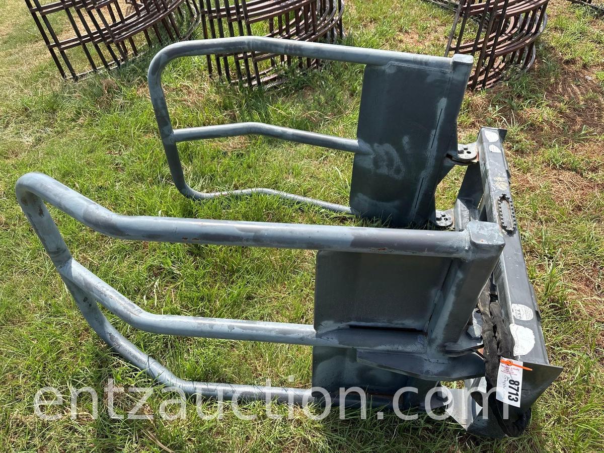 BALE GRAPPLE, SKID STEER ATTACH.