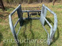 BALE GRAPPLE, SKID STEER ATTACH.