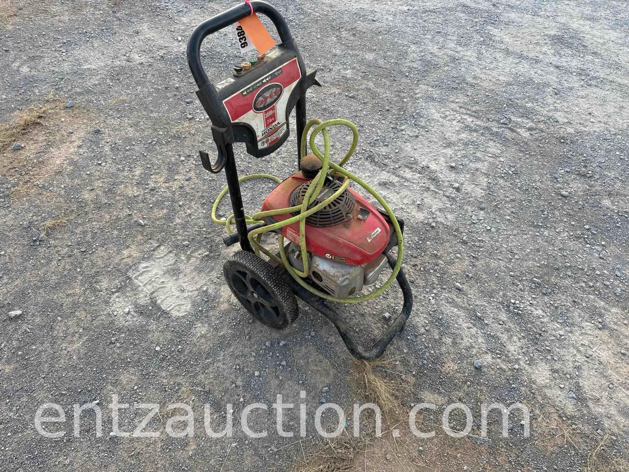 SIMPSON 3000 PSI 2.4 GPM PRESSURE WASHER,