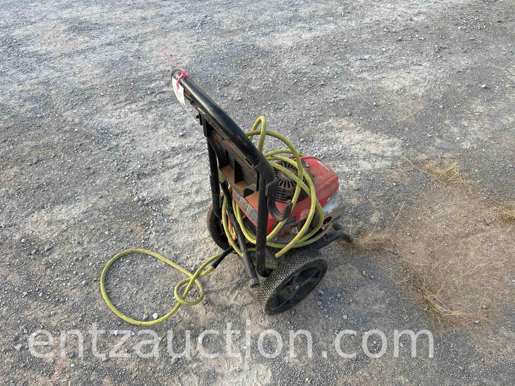 SIMPSON 3000 PSI 2.4 GPM PRESSURE WASHER,