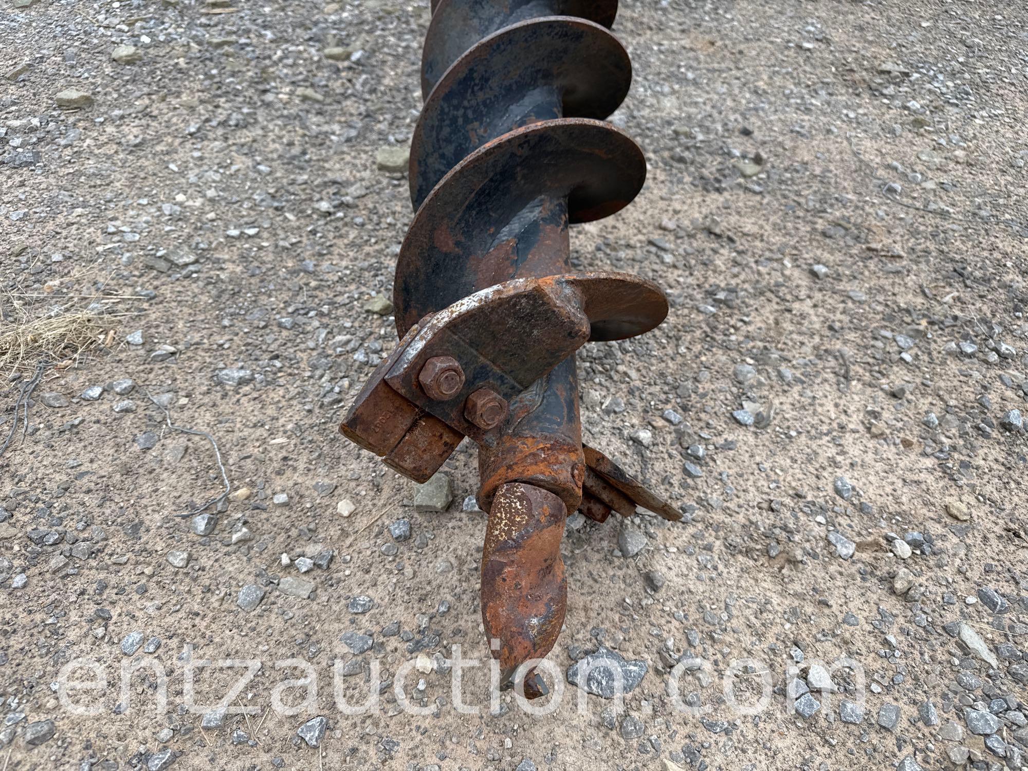 LOWE 750 CLASSIC HYD. POST HOLE DIGGER