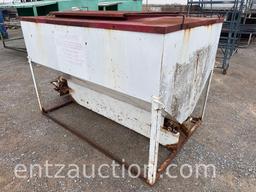 T&S TRIP HOPPER CAKE FEEDER, MODEL: P-846