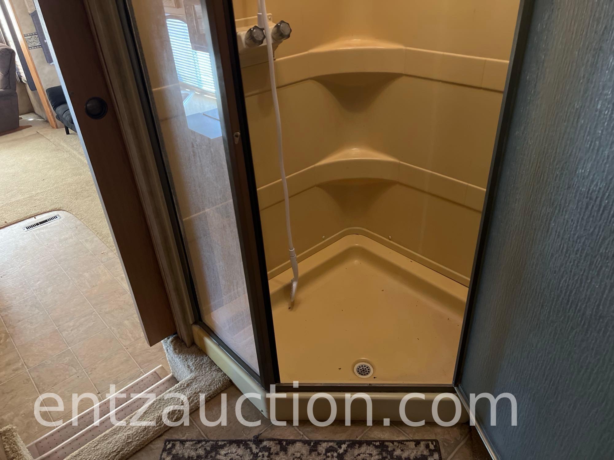 2006 KEYSTONE CHALLENGER 5TH WHEEL TRAVEL TRAILER,