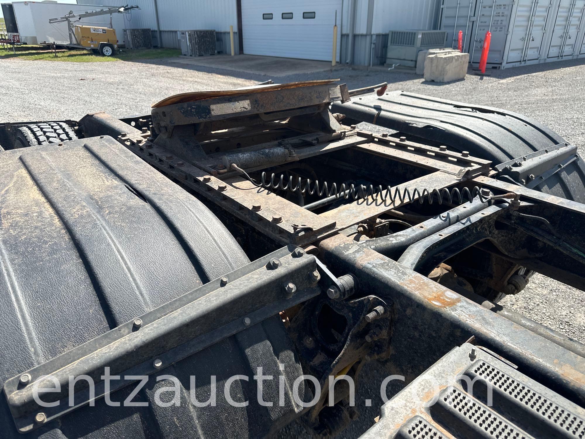 1999 INTERNATIONAL 9100 SEMI, DAY CAB,