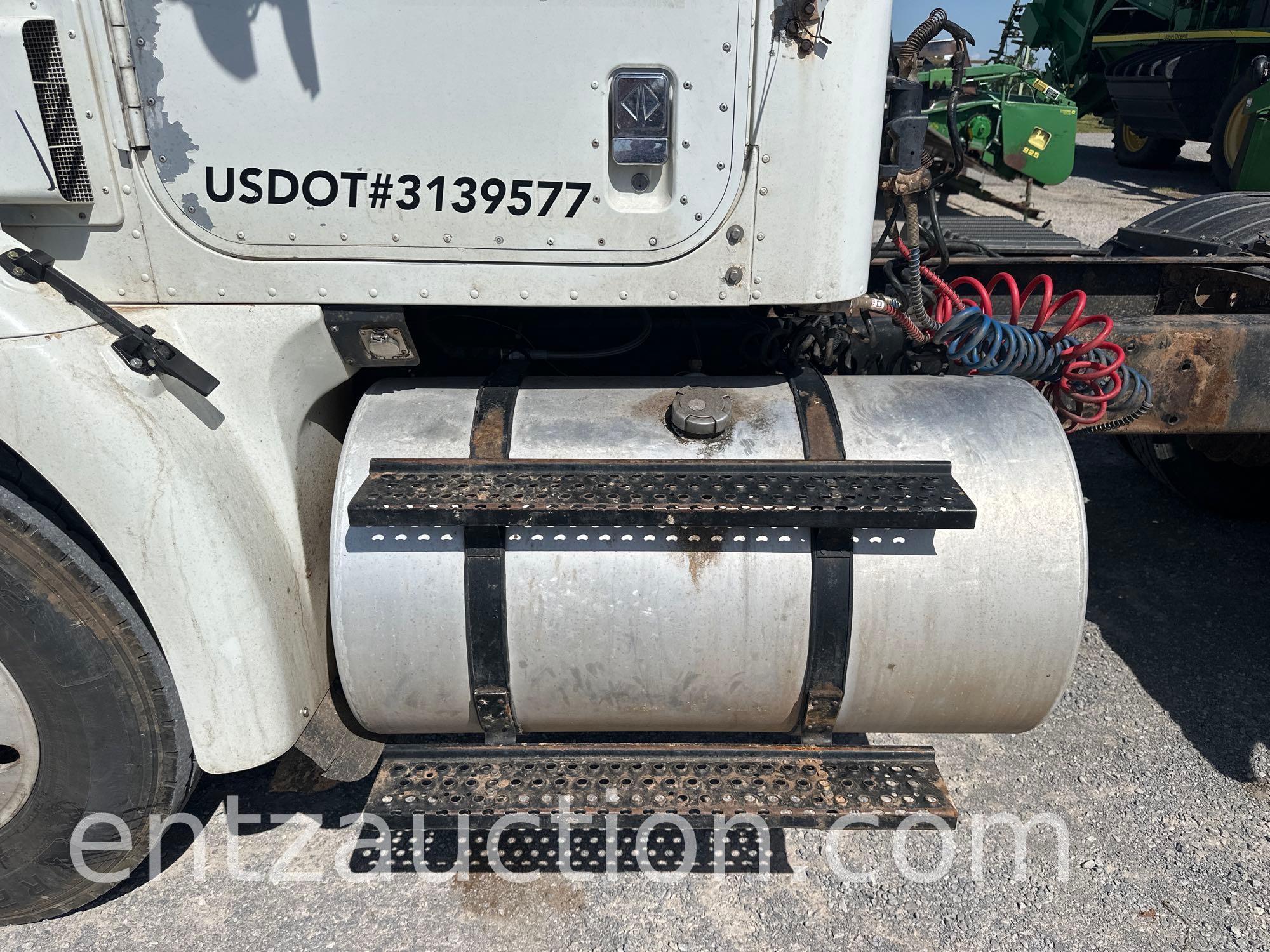 1999 INTERNATIONAL 9100 SEMI, DAY CAB,