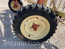 NEW HOLLAND HAY RAKE