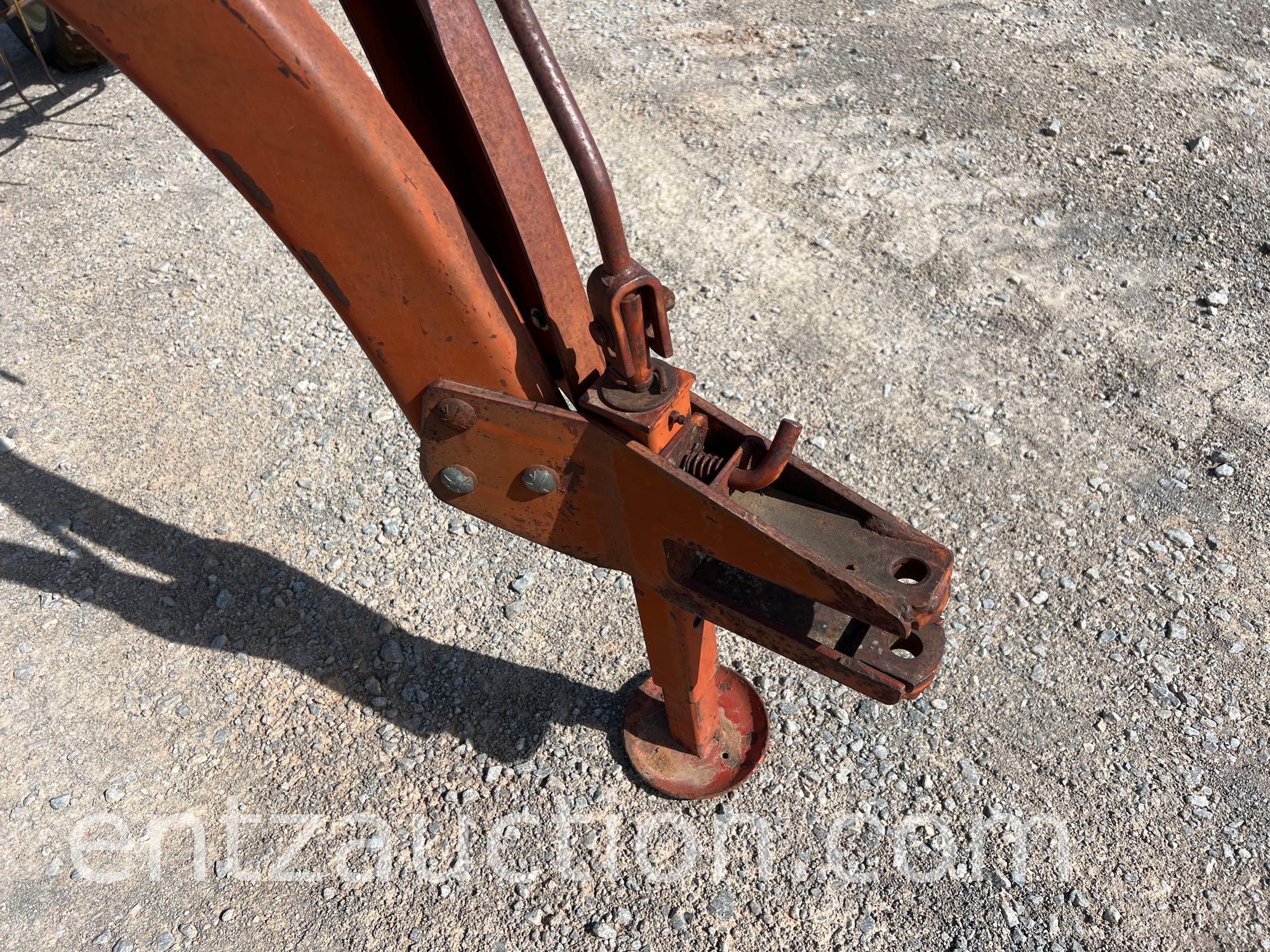 NEW HOLLAND HAY RAKE
