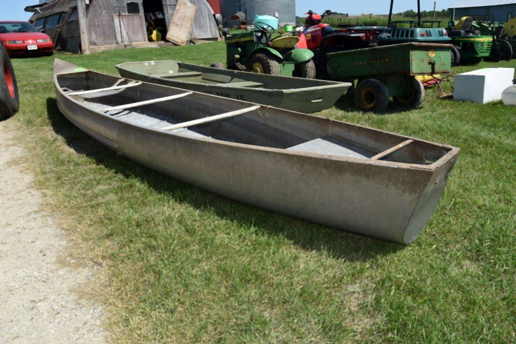 Grumman Boats Aluminum Canoe 14’, Hole in Back Right Side,  NO REGISTRATION