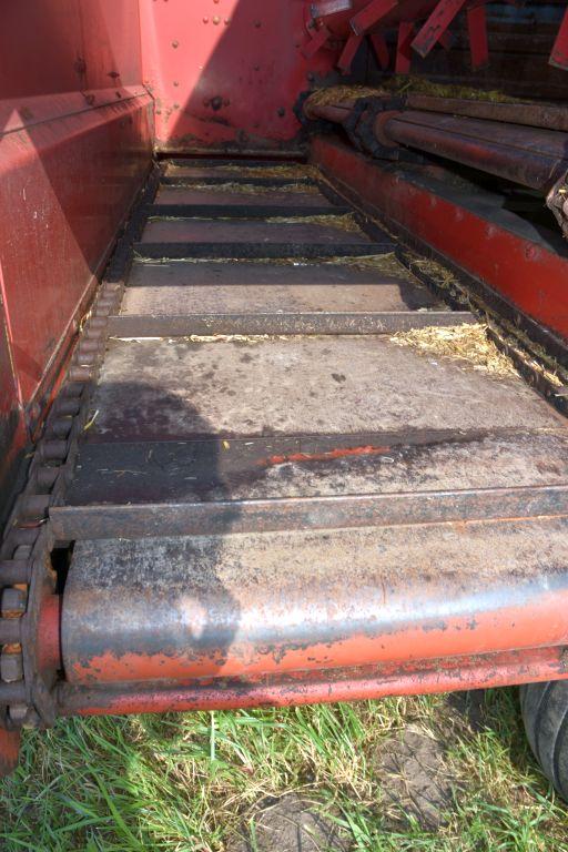 Gehl 970 Forage Box, 12 Ton Running Gear,  16', 540 PTO