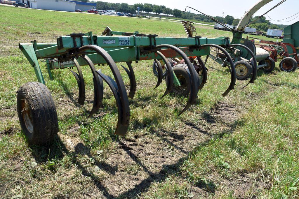 Deutz Allis 11' Chisel Plow, 9 Shank