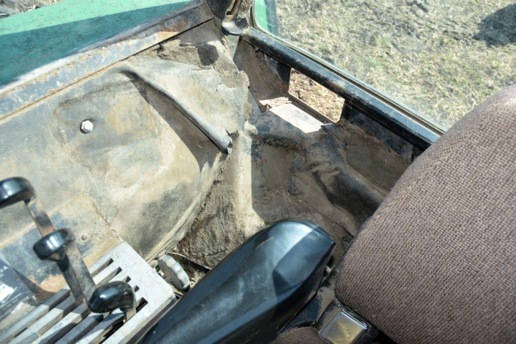 John Deere 4440 2 WD Tractor, Rock Box, Power  Quad, 460/85 R38 95 % Band Duals, 4292 Hours  Showing