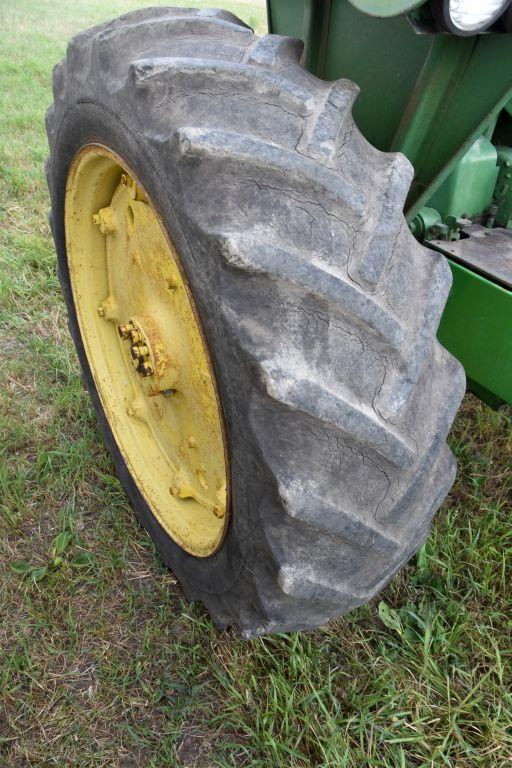 1967 John Deere 2510, Open Stataion, 2wd,  Synchro, 540/1000 PTO, Fenders, 3 pt, 1  Hydraulic, Origi