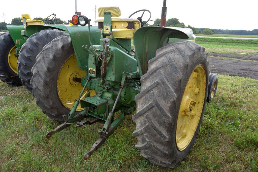 1967 John Deere 2510, Open Stataion, 2wd,  Synchro, 540/1000 PTO, Fenders, 3 pt, 1  Hydraulic, Origi