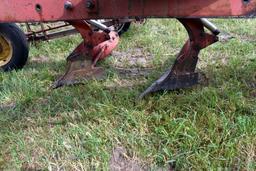 Massey Ferguson 880 Plow, 8x18's, On-Land  Hitch, Auto Reset