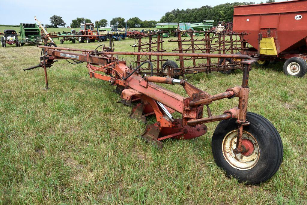 Massey Ferguson 880 Plow, 8x18's, On-Land  Hitch, Auto Reset