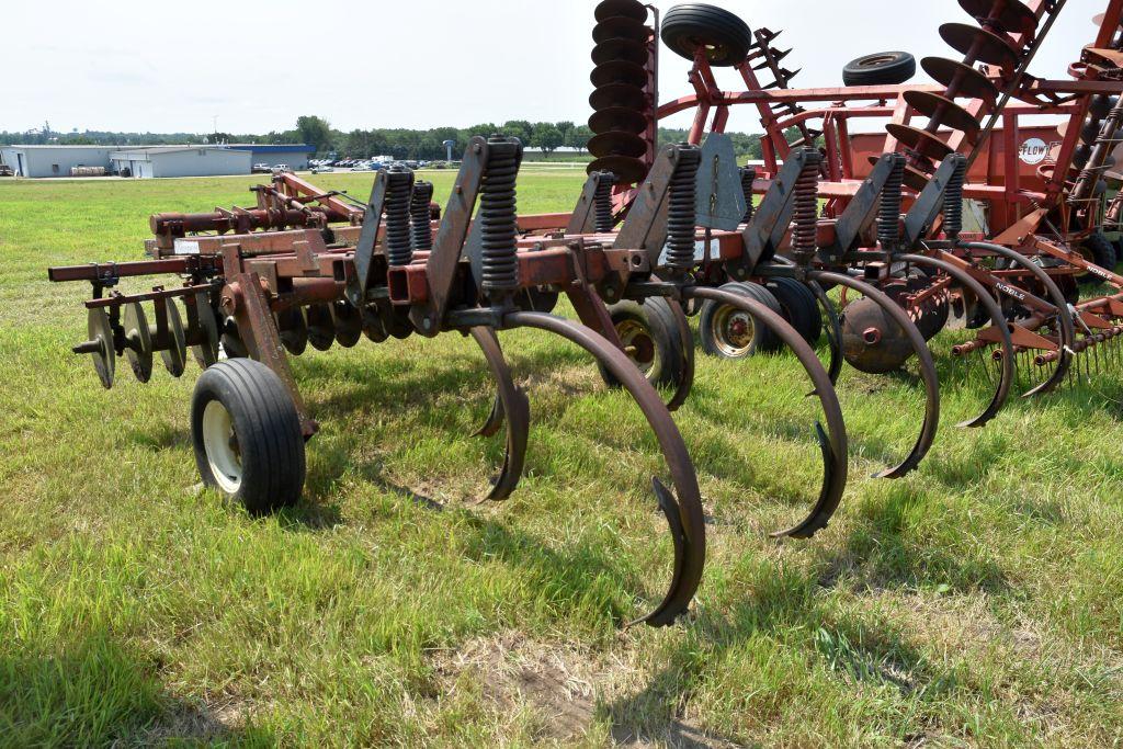 Kewanee Model 295 Disc Chisel, 12', 9 Shank,  Rock Flex Front Gang