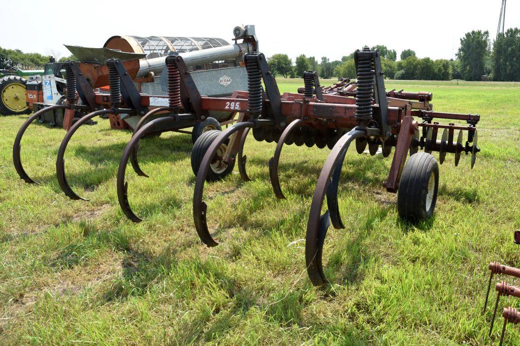 Kewanee Model 295 Disc Chisel, 12', 9 Shank,  Rock Flex Front Gang