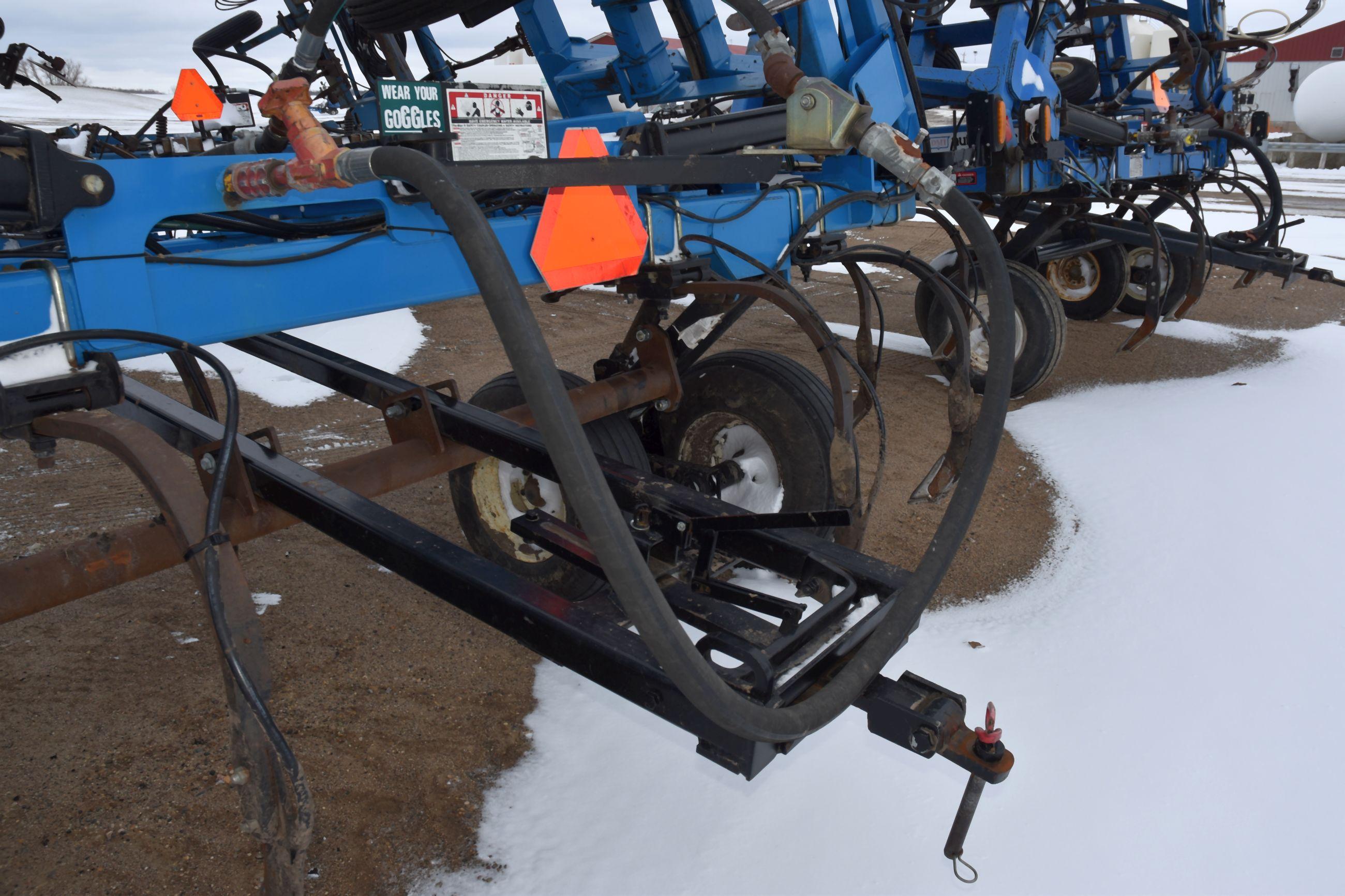 DMI Nutri-Placr 5300 Anhydrous Tool Bar, 52', 19 Shank, NH3 Cooler With Raven Monitor, Walking Tande