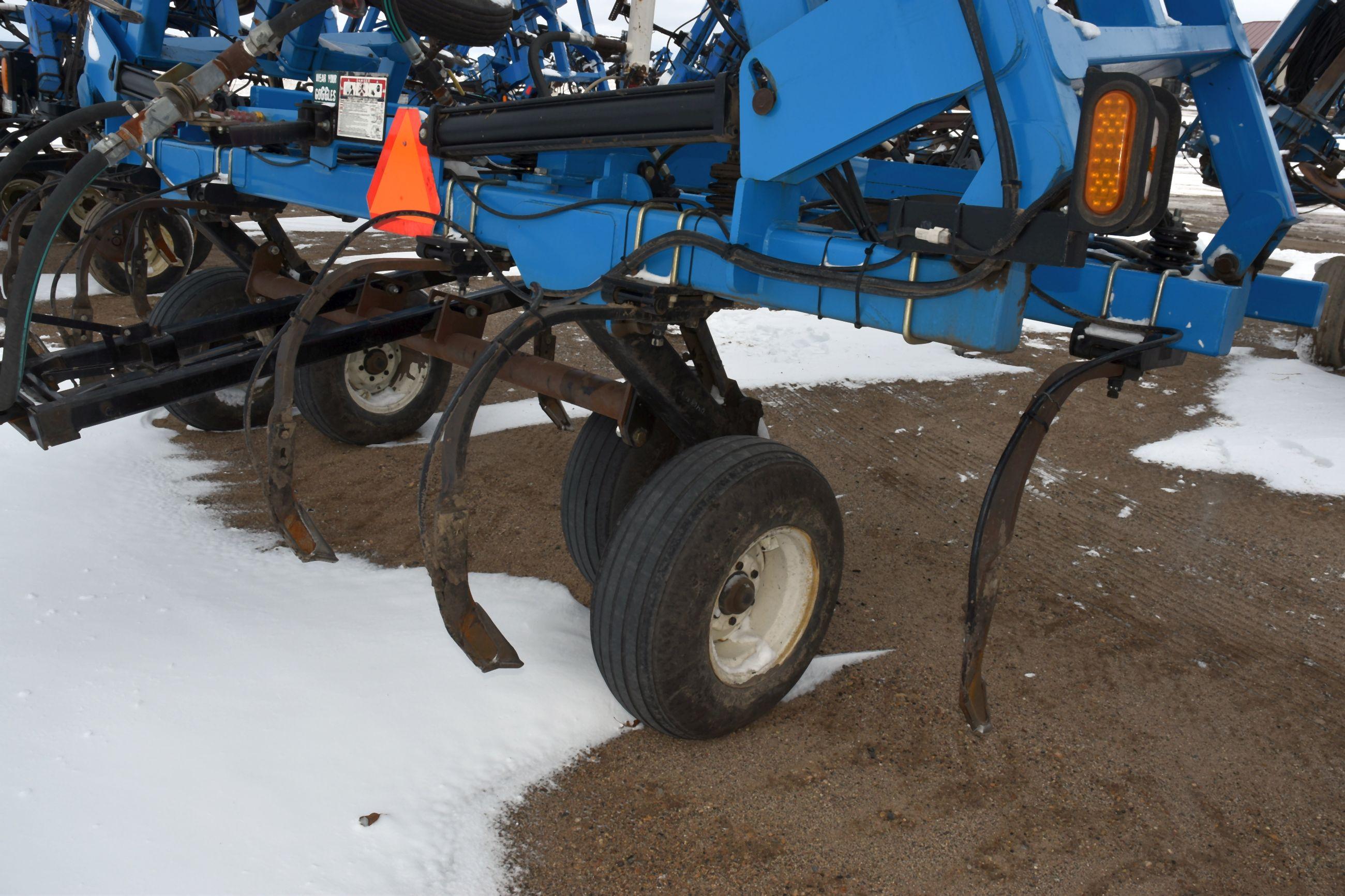 DMI Nutri-Placr 5300 Anhydrous Tool Bar, 52', 19 Shank, NH3 Cooler With Raven Monitor, Walking Tande