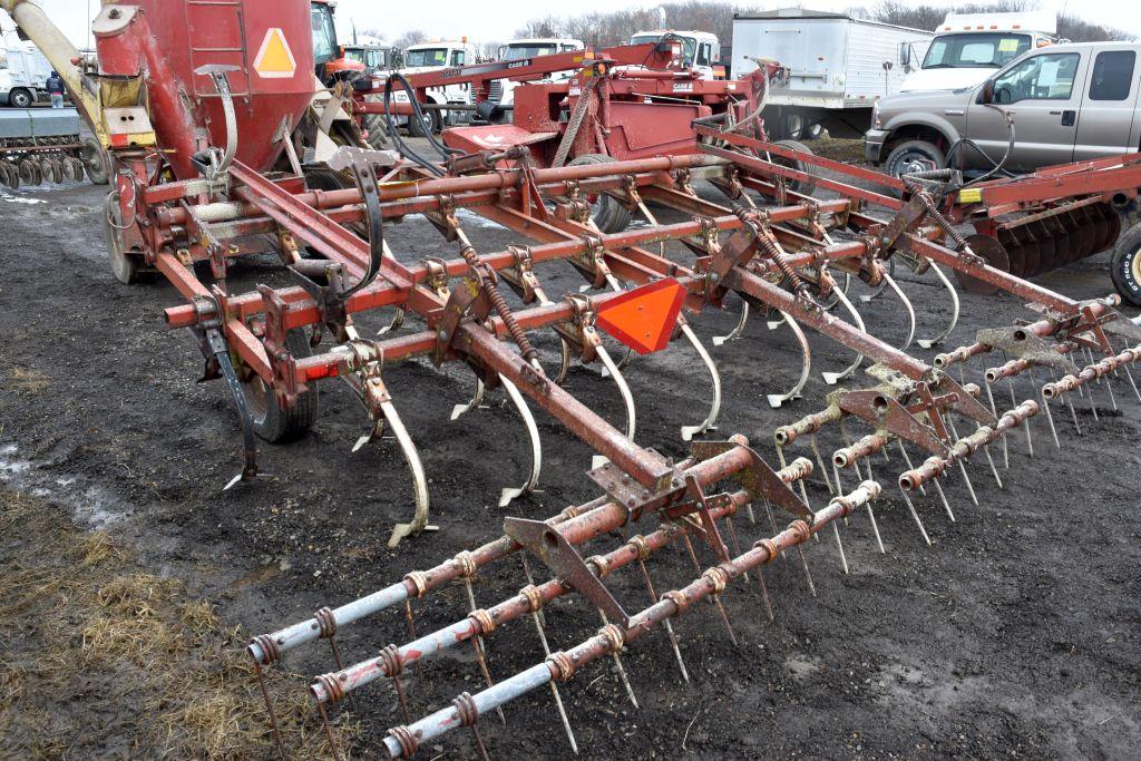 IH 45 Vibra Shank Field Cultivator, 18', 3 Bar Ha