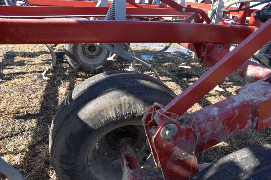 Wil Rich QX2 Field Cultivator, 42.5', Depth Contr