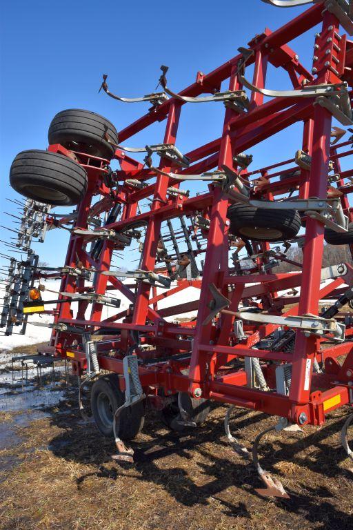 Wil Rich QX2 Field Cultivator, 42.5', Depth Contr