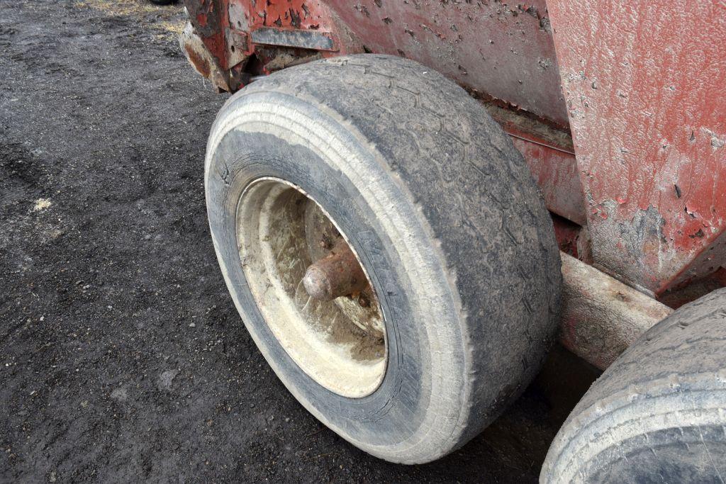 H&S 2602 All Purpose Manure Spreader, Tandem AxleO