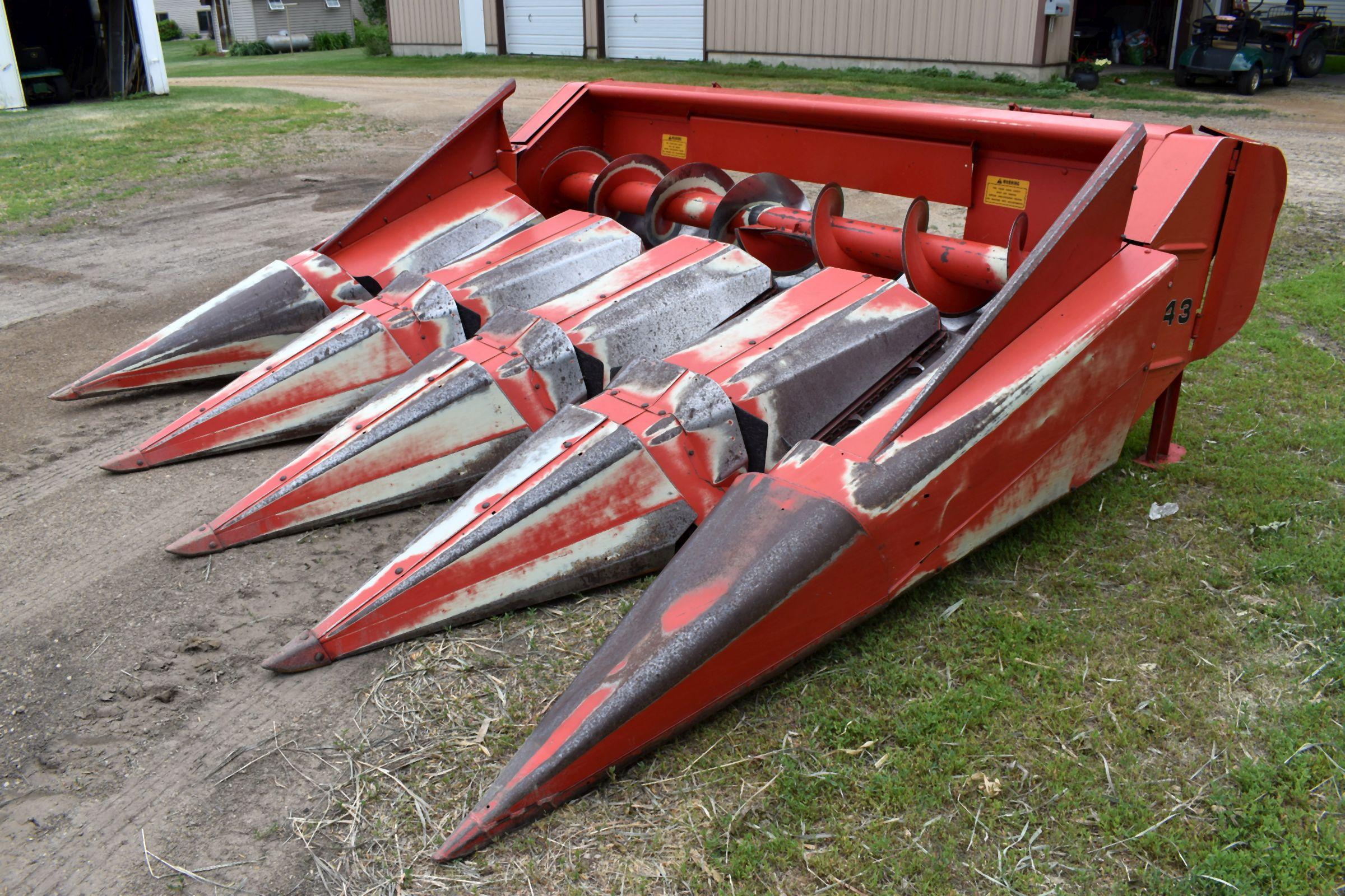 Massey Ferguson 1143 Corn Head 4 Row 30”, Clean