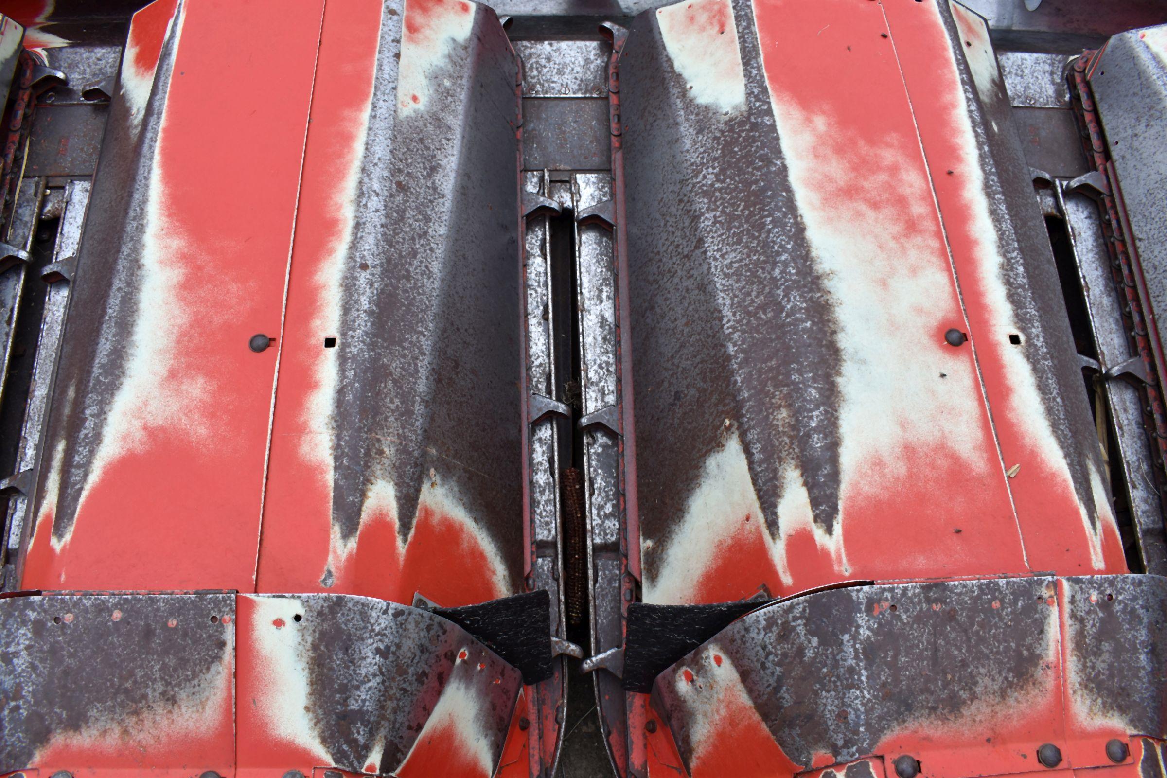 Massey Ferguson 1143 Corn Head 4 Row 30”, Clean