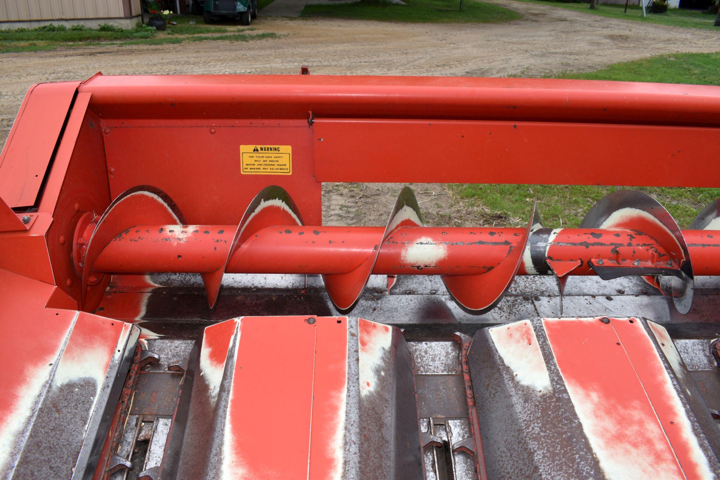 Massey Ferguson 1143 Corn Head 4 Row 30”, Clean