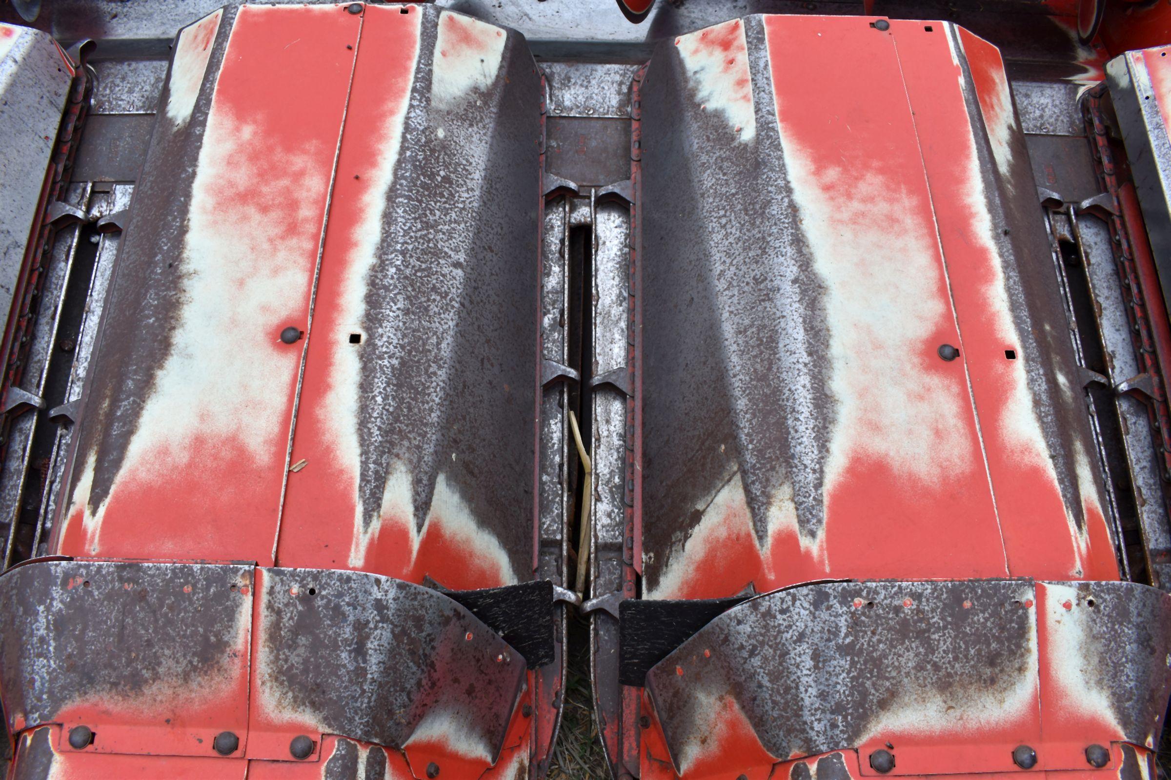Massey Ferguson 1143 Corn Head 4 Row 30”, Clean